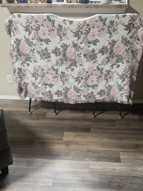 Vintage Floral Pink & Green Woven Throw Blanket Tapestry, Fringe. Two-sided